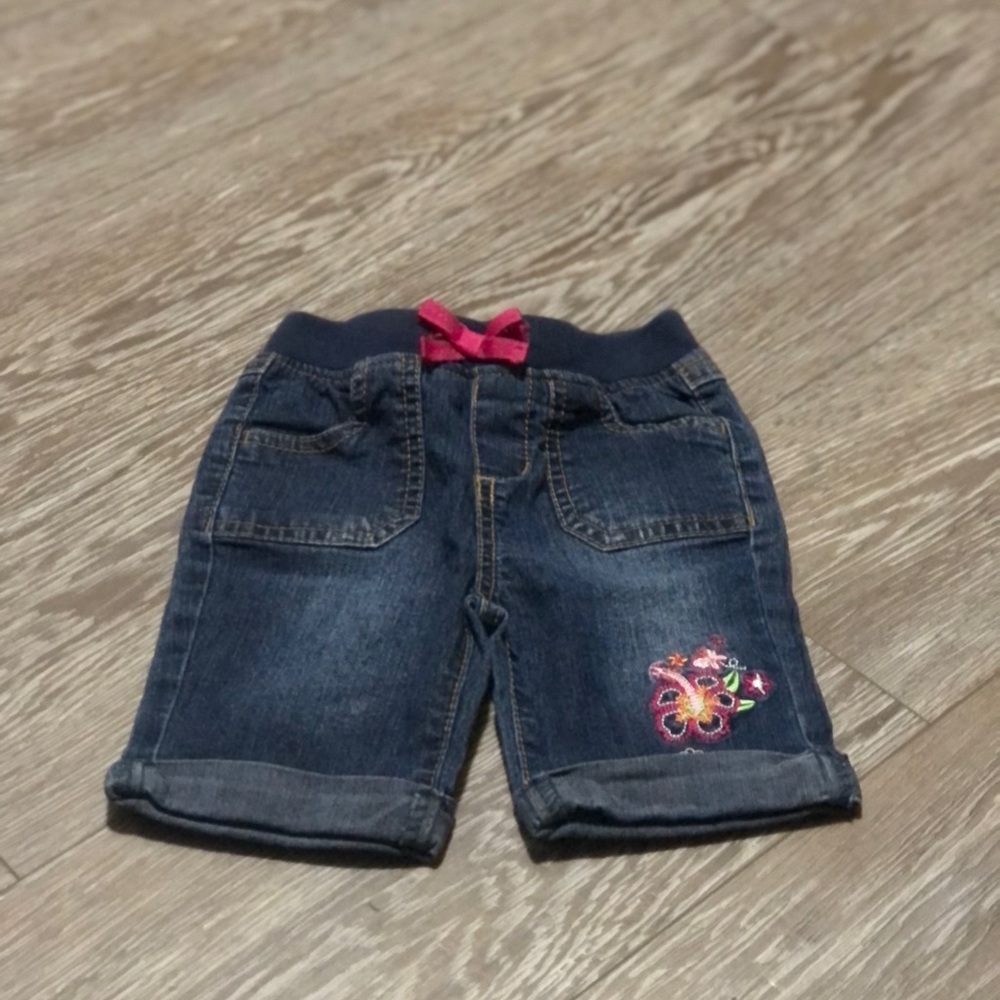 Toddler Girls Denim Crop Shorts with Embroidered Design
